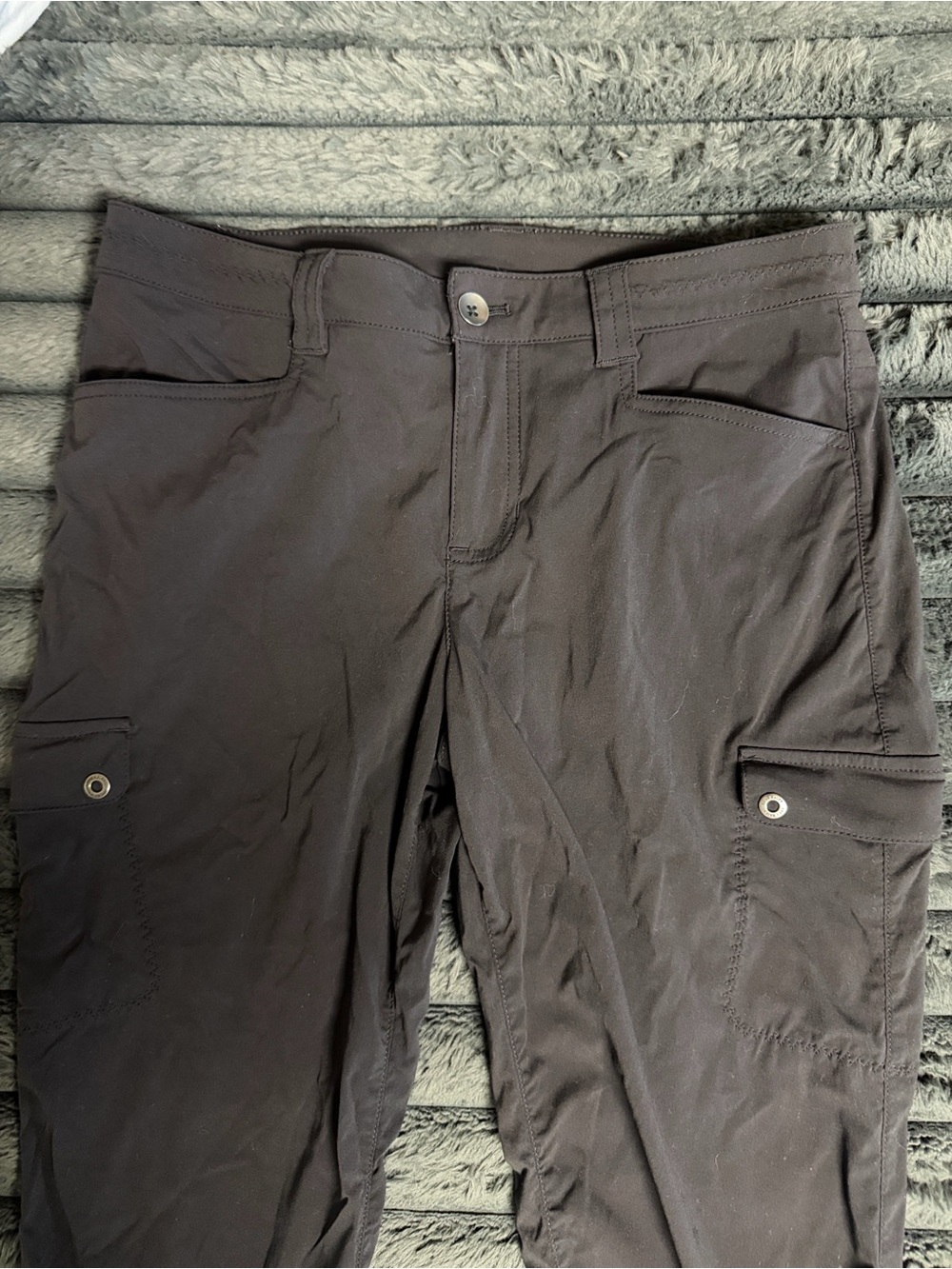 Eddie Bauer Black Women's Cargo Capris - Picture 13 of 15